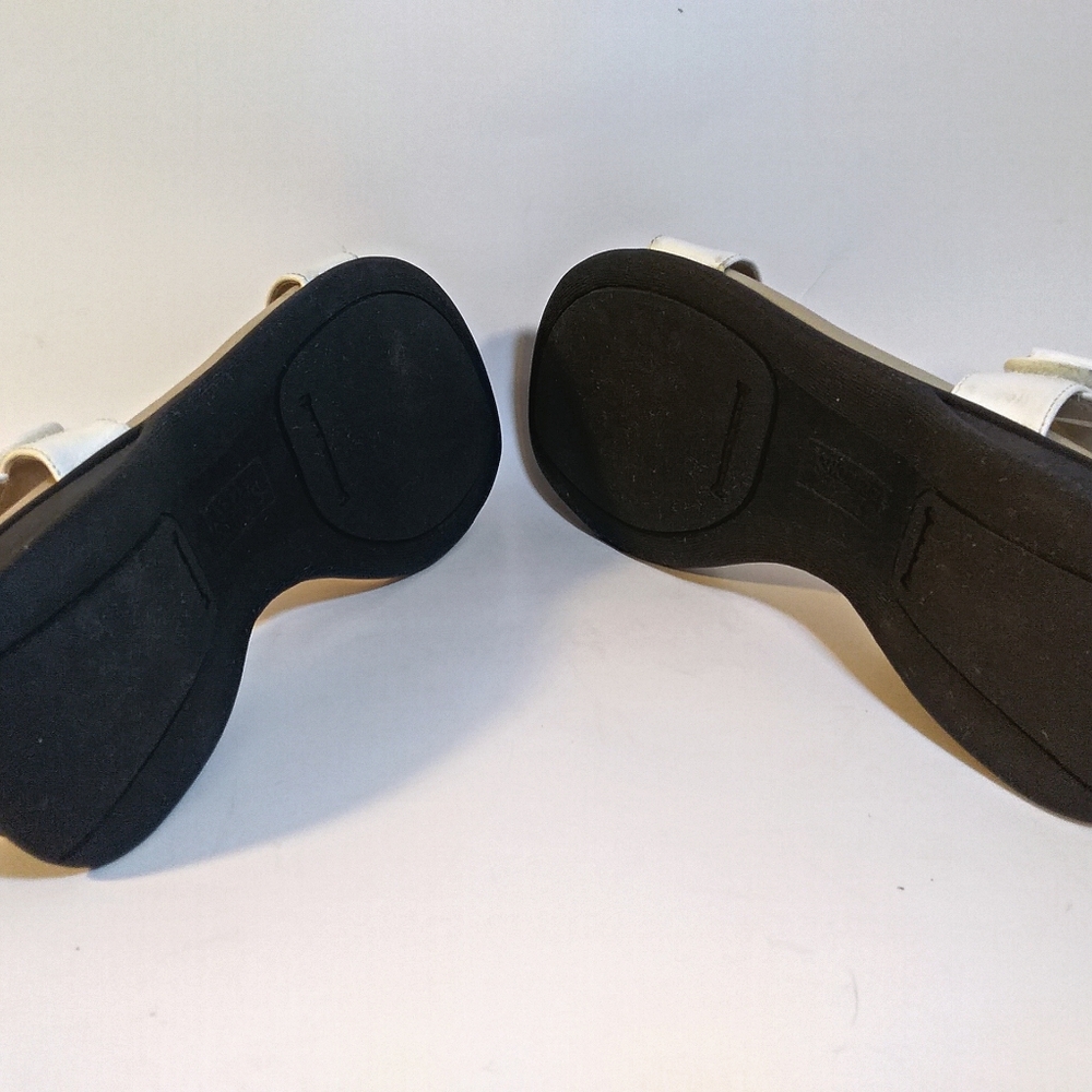 Basic Editions White Flat Sandals Size: 10 - image 5